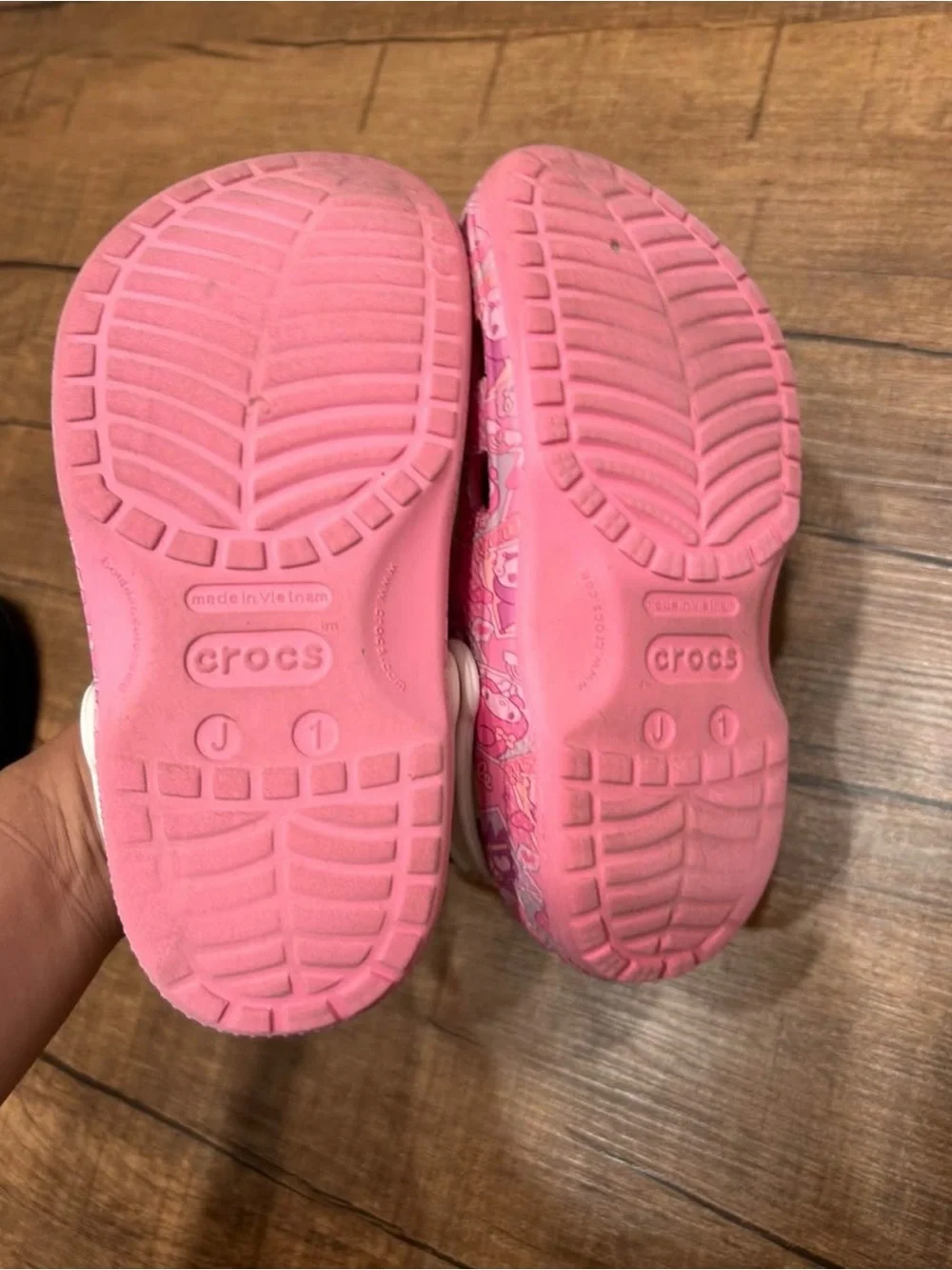 CROCS Kids Pink Hello Kitty Sanrio Clog Size 1